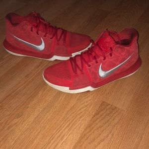 Nike kyrie basketball shoes